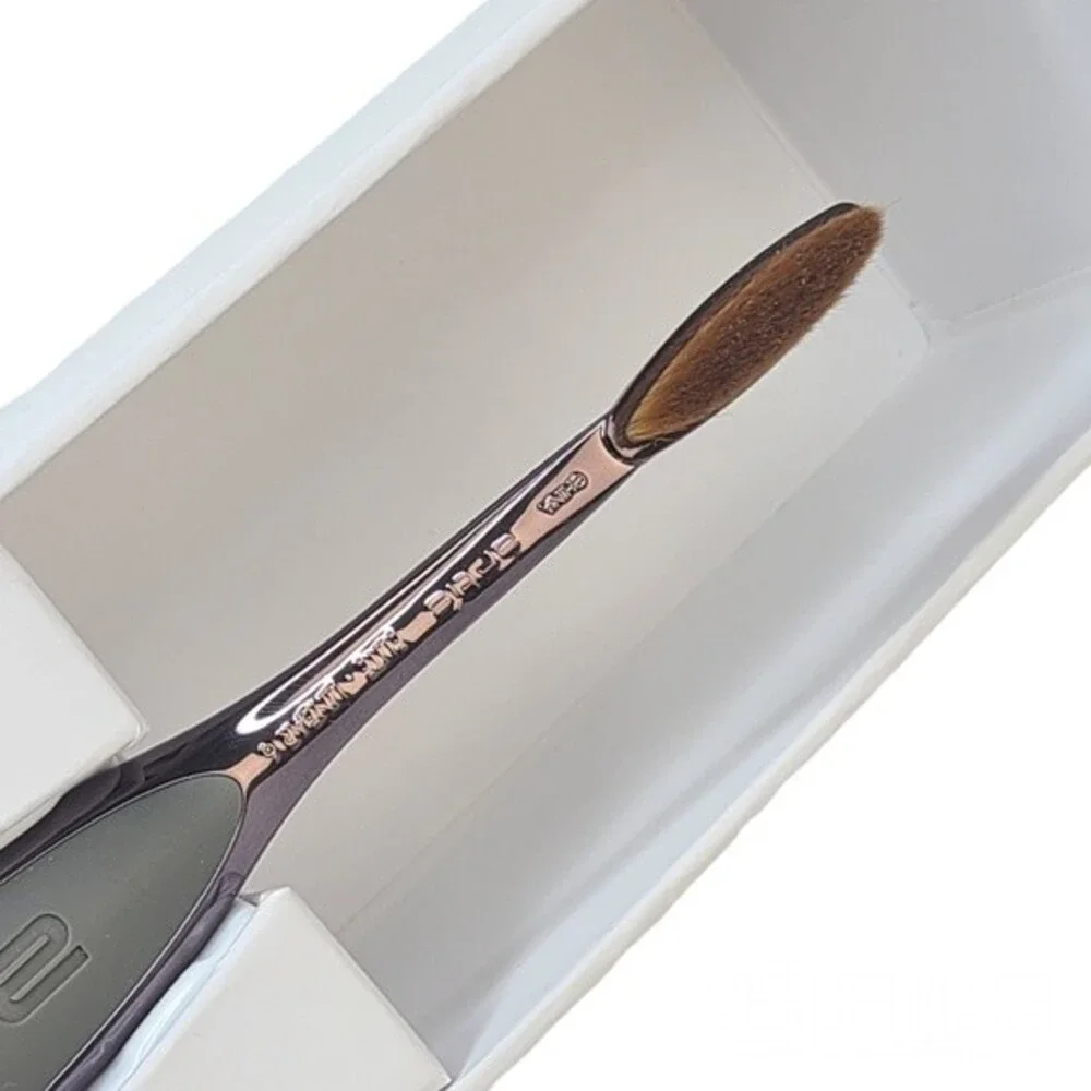 Artis Elite Collection Linear 6 Makeup Brush Smoke Color